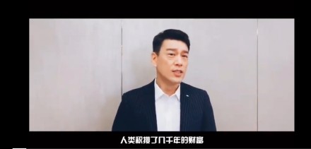 王耀庆为虞书欣打call，不愧是王者级捕虞达人